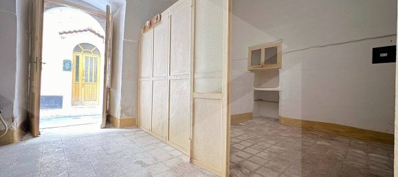 Imóvel comercial de 2 divisões em Triggiano, Italy N.º 20030 6