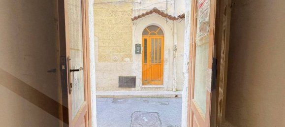 Imóvel comercial de 2 divisões em Triggiano, Italy N.º 20030 7