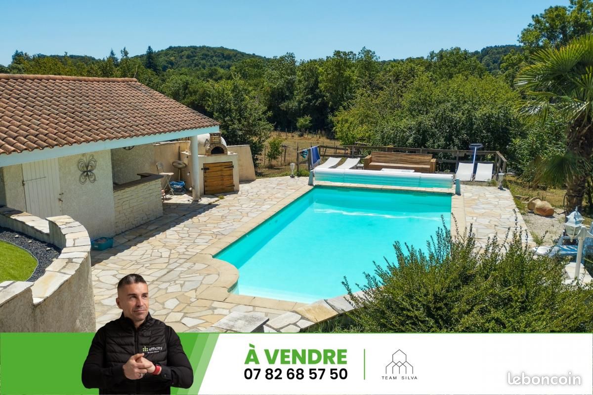  Castillos de 4 dormitorios en Isere, France No. 287431