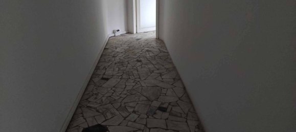 58m² Office in Alessandria, Italy No. 48279 9