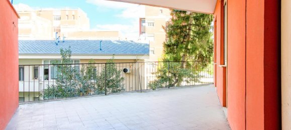 5 rooms Apartment in Chieti, Italy No. 75366 3