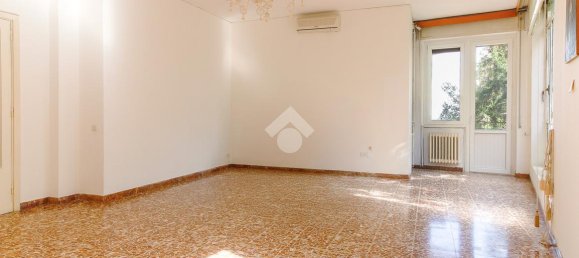 5 rooms Apartment in Chieti, Italy No. 75366 8
