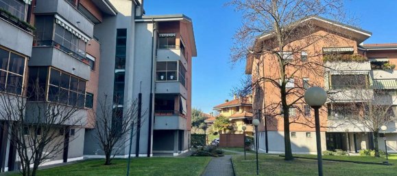 2 bedrooms Apartment in Buccinasco, Italy No. 4199 2