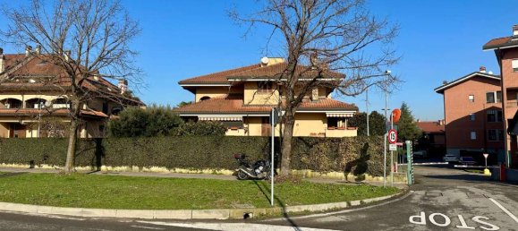 2 bedrooms Apartment in Buccinasco, Italy No. 4199 20