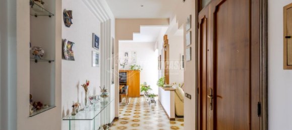 5 bedrooms Apartment in Montegranaro, Italy No. 373336 4
