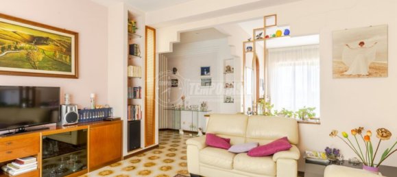 5 bedrooms Apartment in Montegranaro, Italy No. 373336 8