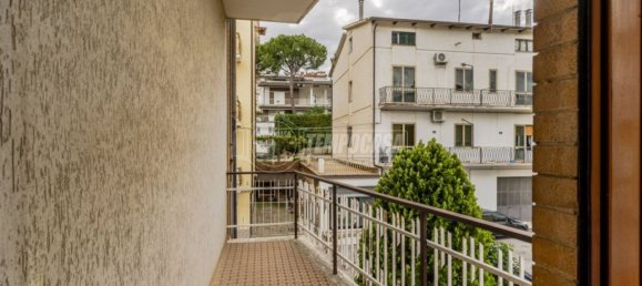 5 bedrooms Apartment in Montegranaro, Italy No. 373336 35