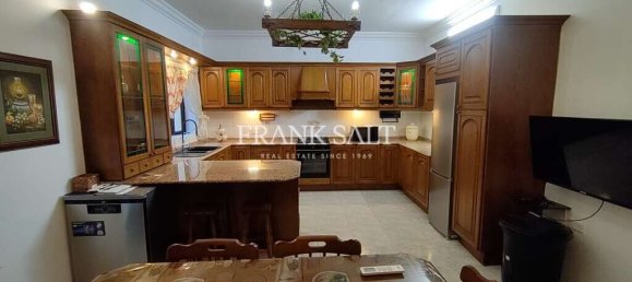 3 bedrooms House in Mosta, Malta No. 10494 3