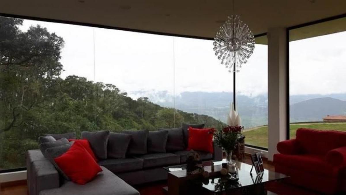 4 bedrooms House in Cundinamarca, Colombia No. 2337