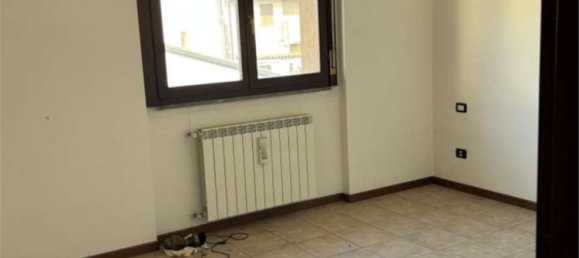 Квартира с 2 комнатами в Бонате Сопра, Италия № 185055 7