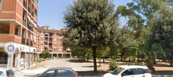 4 rooms Apartment in Rome, Italy No. 193525 2