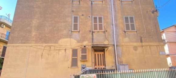 Квартира с 2 спальнями в Тиволи, Италия № 272544 3