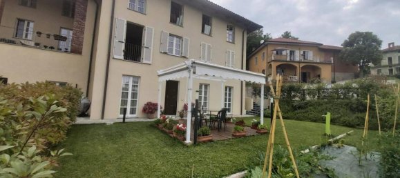 4 rooms Apartment in Chieri, Italy No. 24385 2