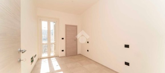 3 Schlafzimmer Penthouse in Turin, Italy, Nr. 339629 9