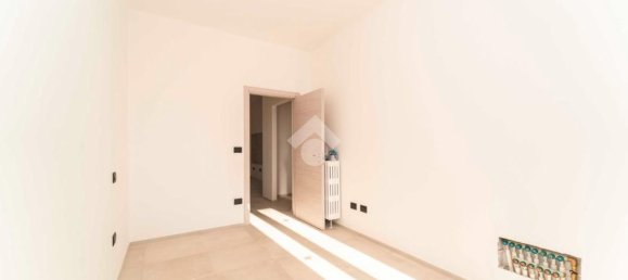 3 Schlafzimmer Penthouse in Turin, Italy, Nr. 339629 10