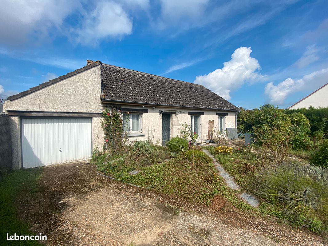 3 Schlafzimmer Haus in Checy, France, Nr. 242414