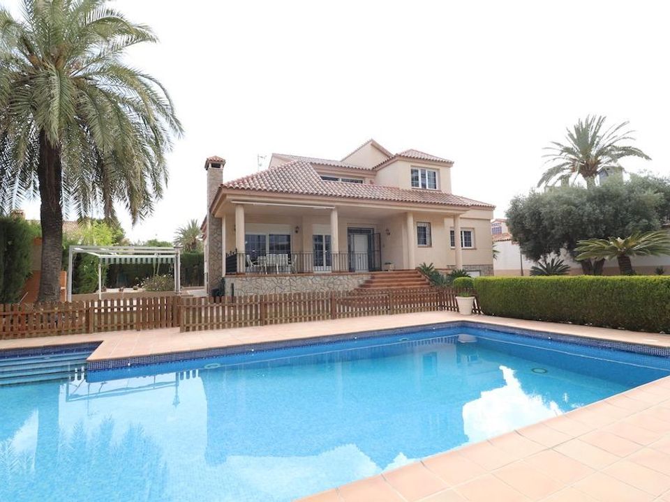 4 bedrooms House in Alicante, Spain No. 183550