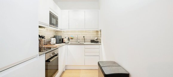 1 bedroom Apartment in Bushey, United Kingdom No. 6241 3