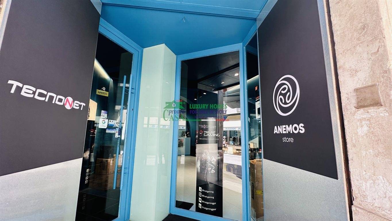 2-Zimmer Gewerbliche Immobilie in Vittoria, Italy, Nr. 305085