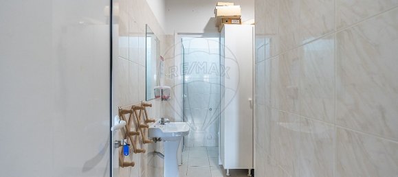 187m² Commercial property in Guimaraes, Portugal No. 28849 19