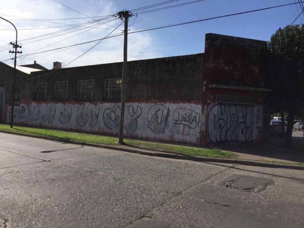 458m² Commercial property in Moron, Argentina No. 25131