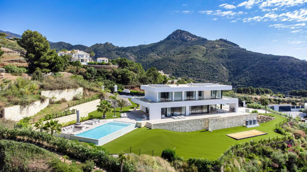 7 bedrooms Villa in Malaga, Spain No. 58990