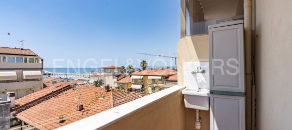 6 rooms Apartment in Camaiore, Italy No. 48904 3