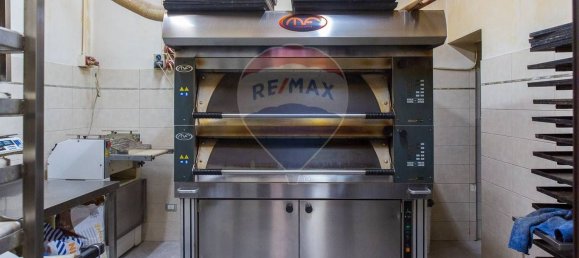 80m² Commercial property in Catania, Italy No. 52537 17