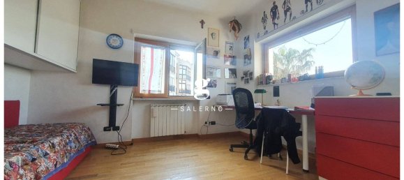 2 Schlafzimmer Wohnung in Salerno, Italy, Nr. 101161 11