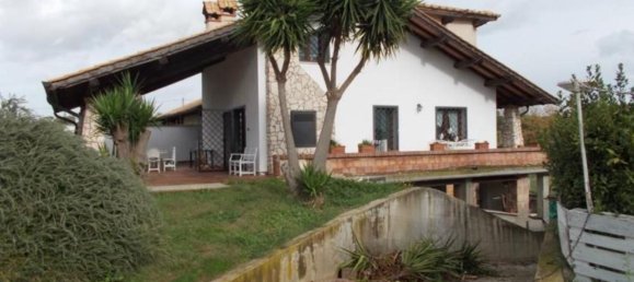 Вилла с 5 спальнями в Помеция, Италия № 352542 5