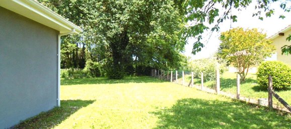 650m² Land in Saint-Etienne-d'Orthe, France No. 107722 3