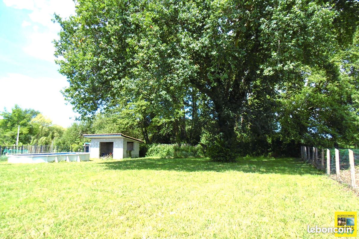 650m² Land in Saint-Etienne-d'Orthe, France No. 107722