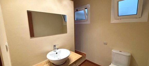 3 bedrooms Apartment in Terrassa, Spain No. 164134 9