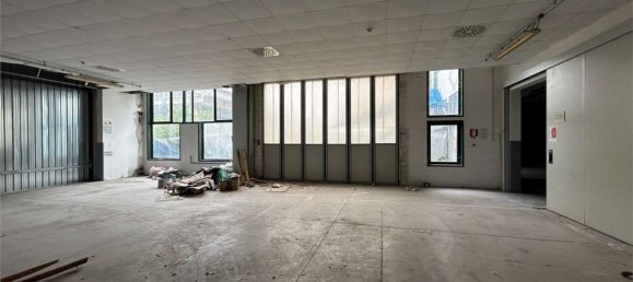 مستودع في Verona, Italy 5815متر مربع رقم 174800 11