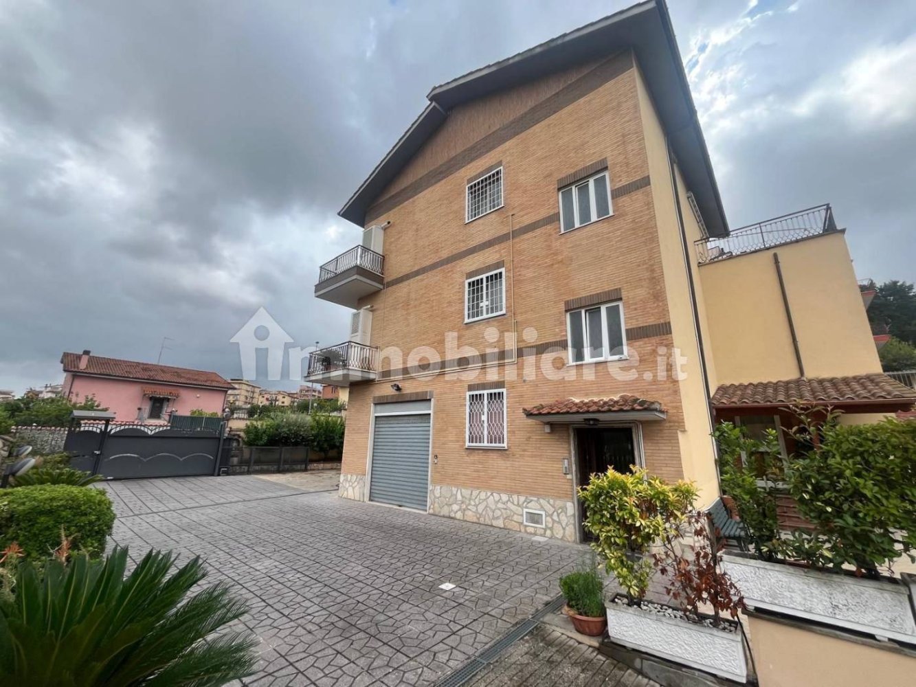 2 bedrooms Apartment in Rome, Italy No. 385028