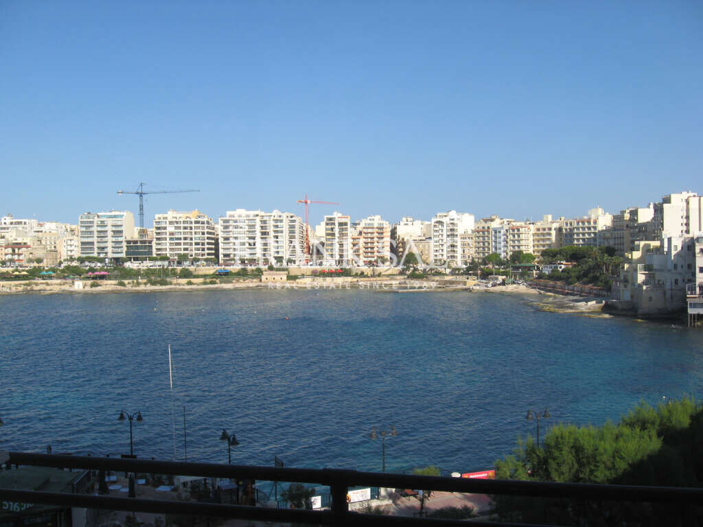 Квартира с 3 спальнями в Сент-Джулианс, Мальта № 3303