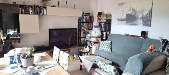 3 rooms Apartment in Prato, Italy No. 283024 4