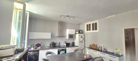 Квартира с 1 спальней в Тулон, Франция № 294239 3