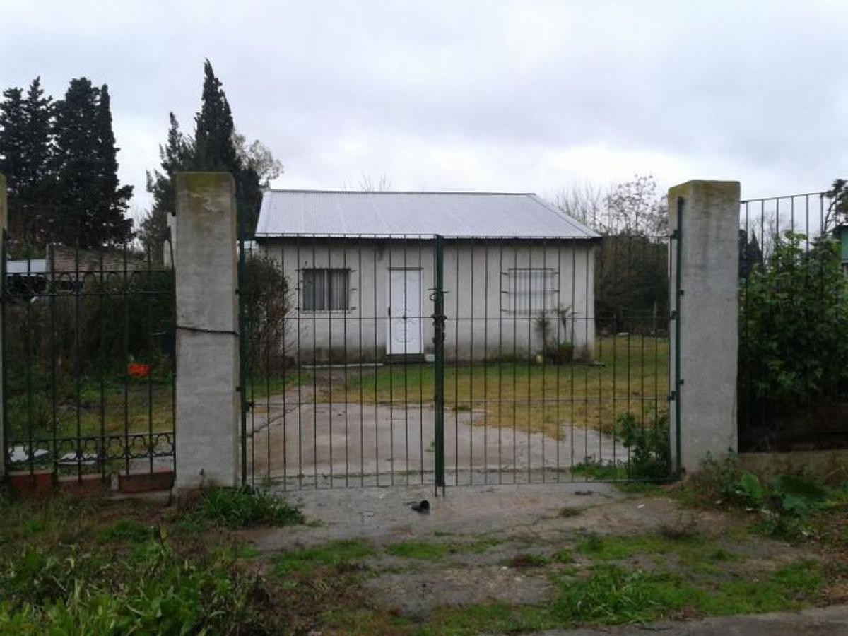 3 bedrooms Commercial property in Almirante Brown, Argentina No. 107750