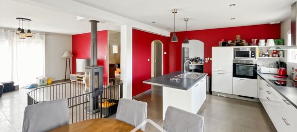 Casa de 5 dormitorios en Francheville, France No. 206358 15