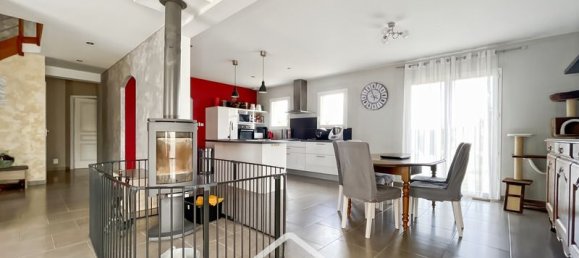 Casa de 5 dormitorios en Francheville, France No. 206358 30