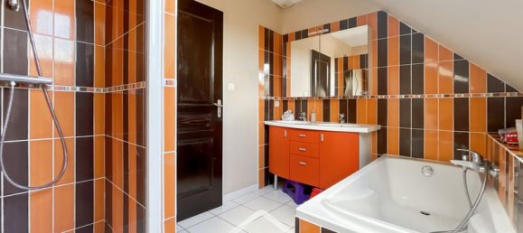 Casa de 5 dormitorios en Francheville, France No. 206358 7