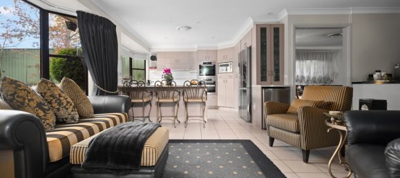 4 bedrooms House in West Bathurst, Australia No. 616 2