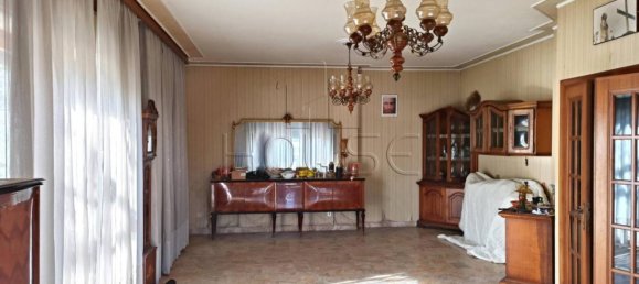 Casa de 4 dormitorios en Città di Castello, Italy No. 153246 9