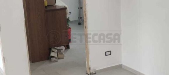 5-salle Appartement à Cervaro, Italy No. 280470 4