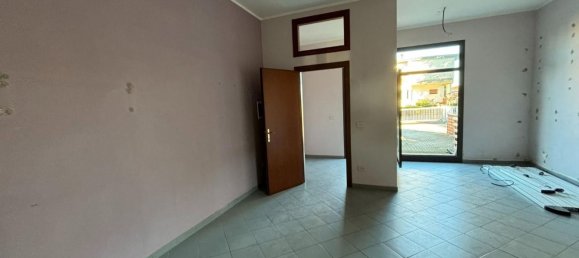 2 Schlafzimmer Wohnung in Montopoli in Val d'Arno, Italy, Nr. 365064 9