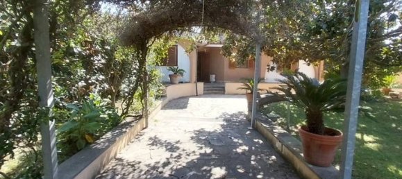 5 bedrooms Villa in Rome, Italy No. 11198 5