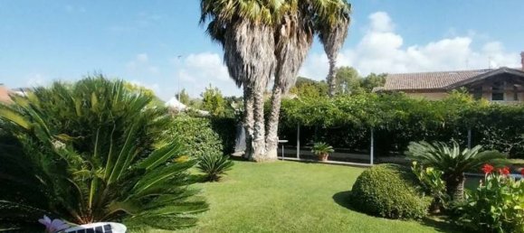 5 bedrooms Villa in Rome, Italy No. 11198 3