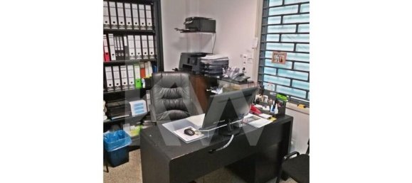 215m² Commercial property in Almada, Portugal No. 63395 13