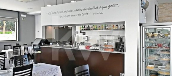 215m² Commercial property in Almada, Portugal No. 63395 8